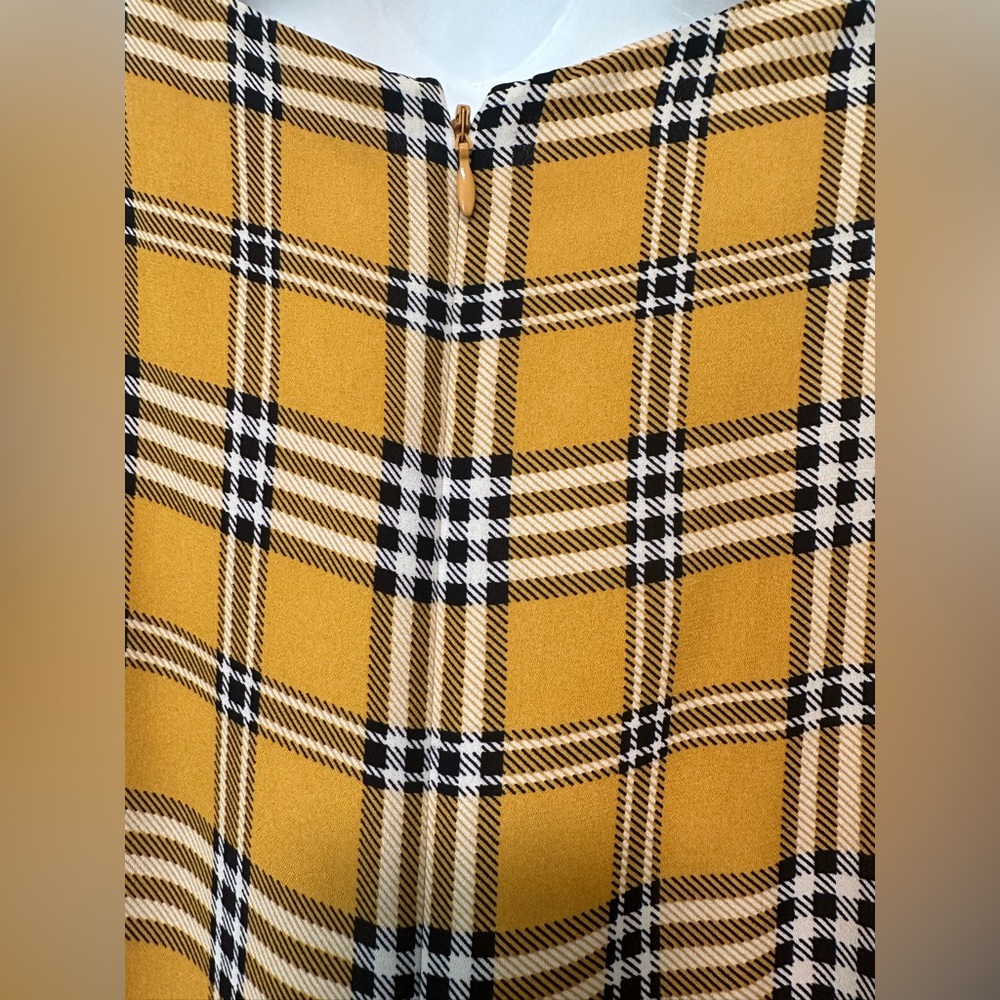 Vince Camuto - Women's Sleeveless V-Neck Highland Plaid Belted Dress (Size 10) - Picture 5 of 9